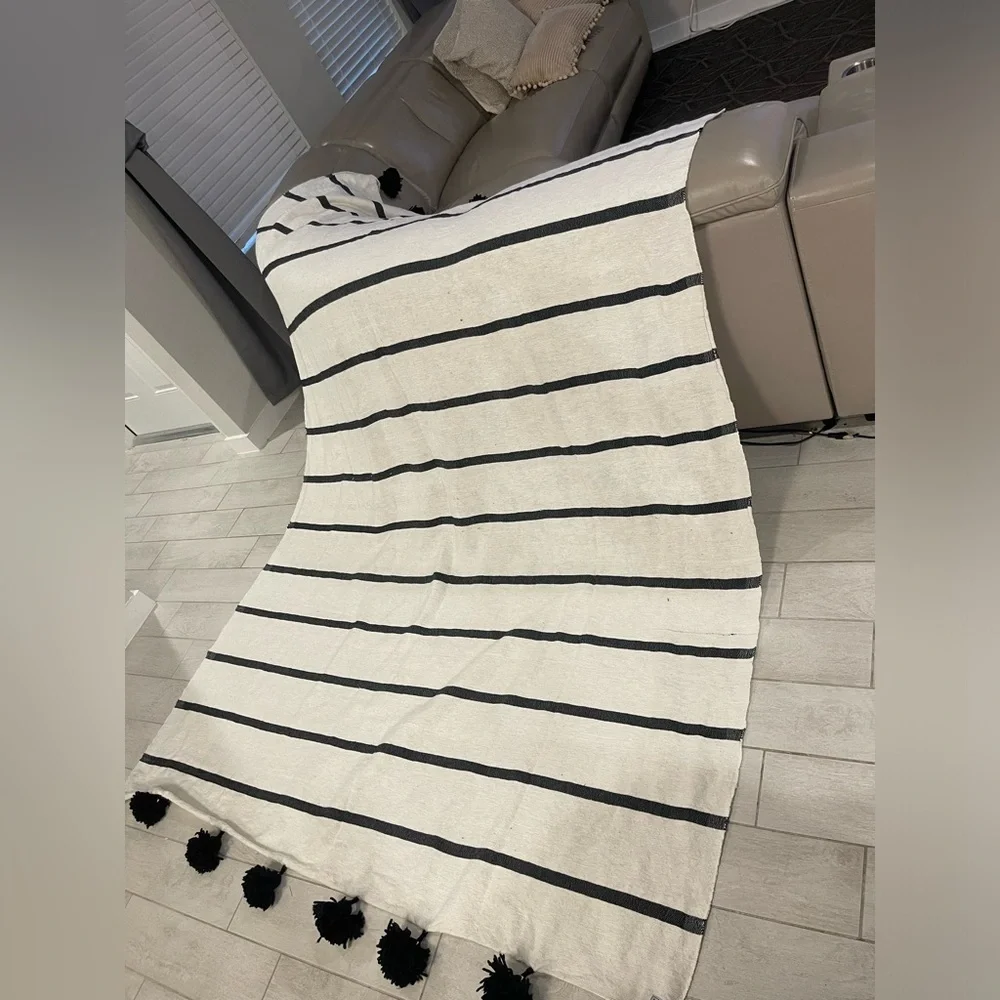 Woven nook moroccan blanket extra large with Pom poms great condition